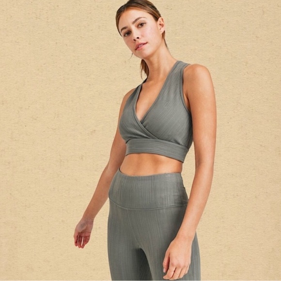 NWT Rivals & Resilience women's yoga legging/bra set - women's size Small - NWT - Picture 4 of 13